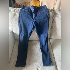Size 30 Levi shaping skinny jeans